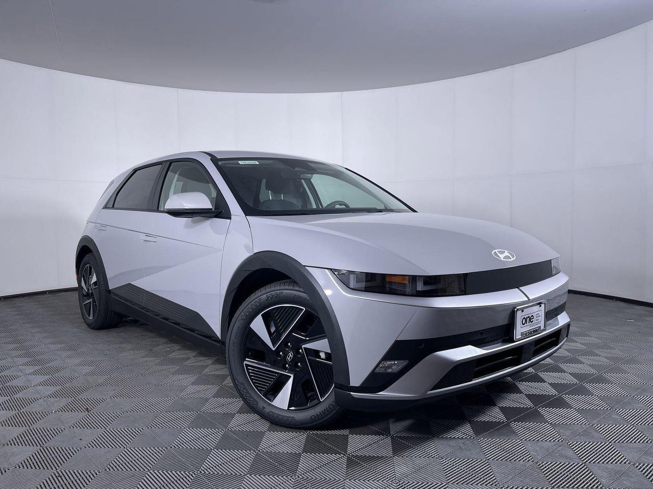 2025 Hyundai Ioniq 5 SE photo 3