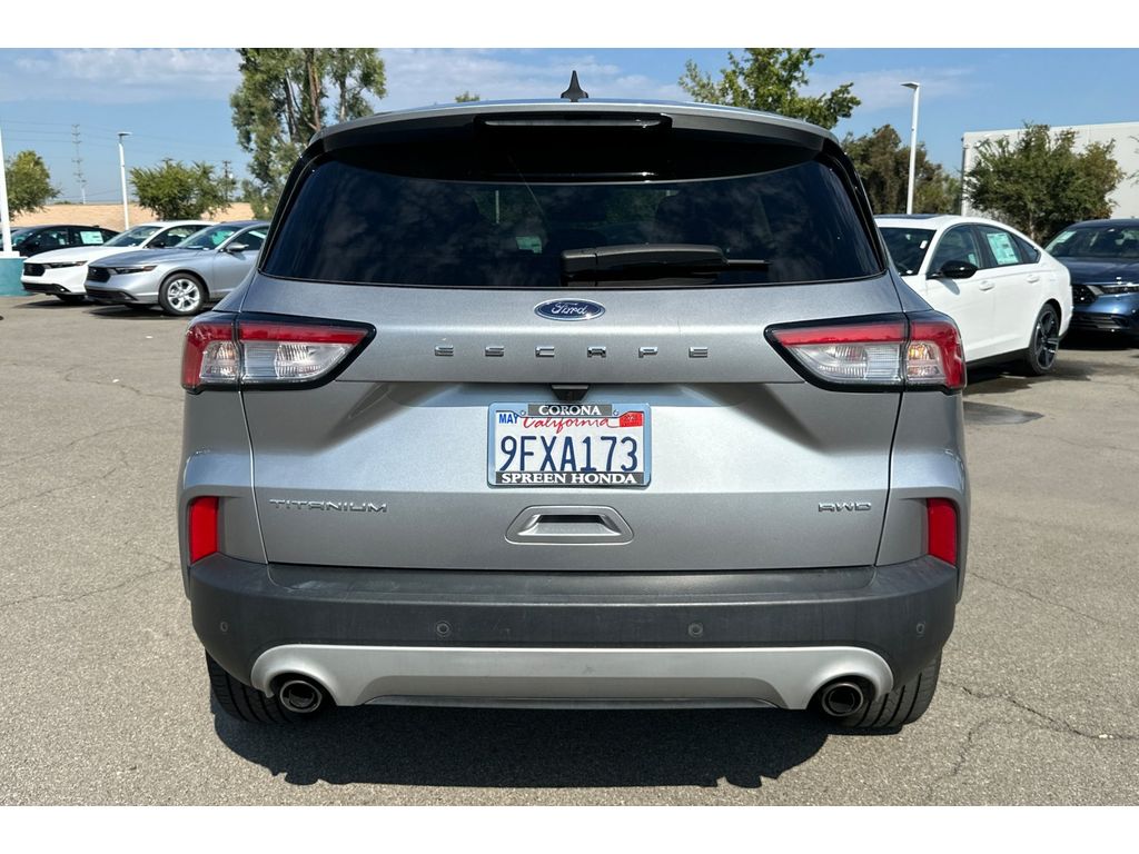 2021 Ford Escape Titanium photo 3