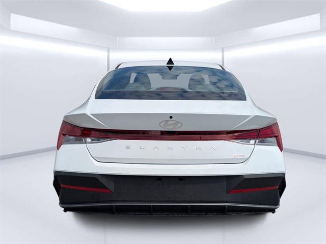 2025 Hyundai Elantra Hybrid Blue photo 4