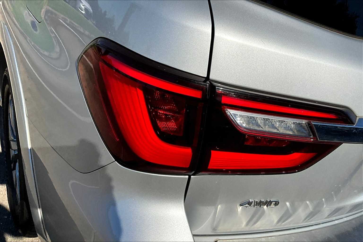 2022 Infiniti QX80 Luxe photo 26