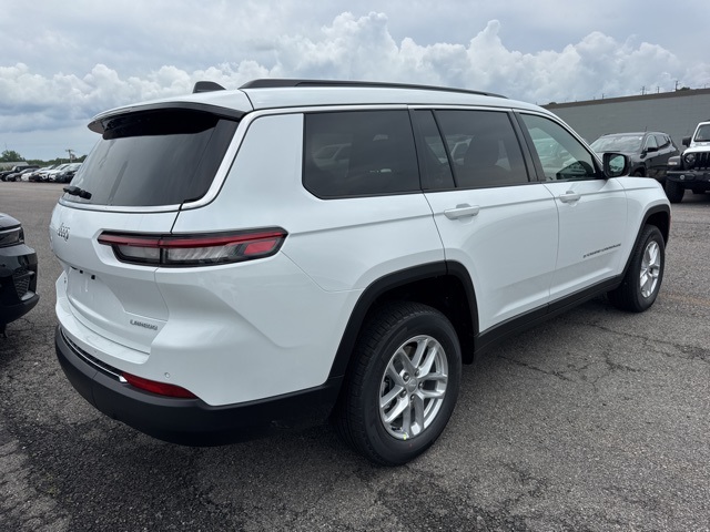 2025 Jeep Grand Cherokee Laredo X photo 3