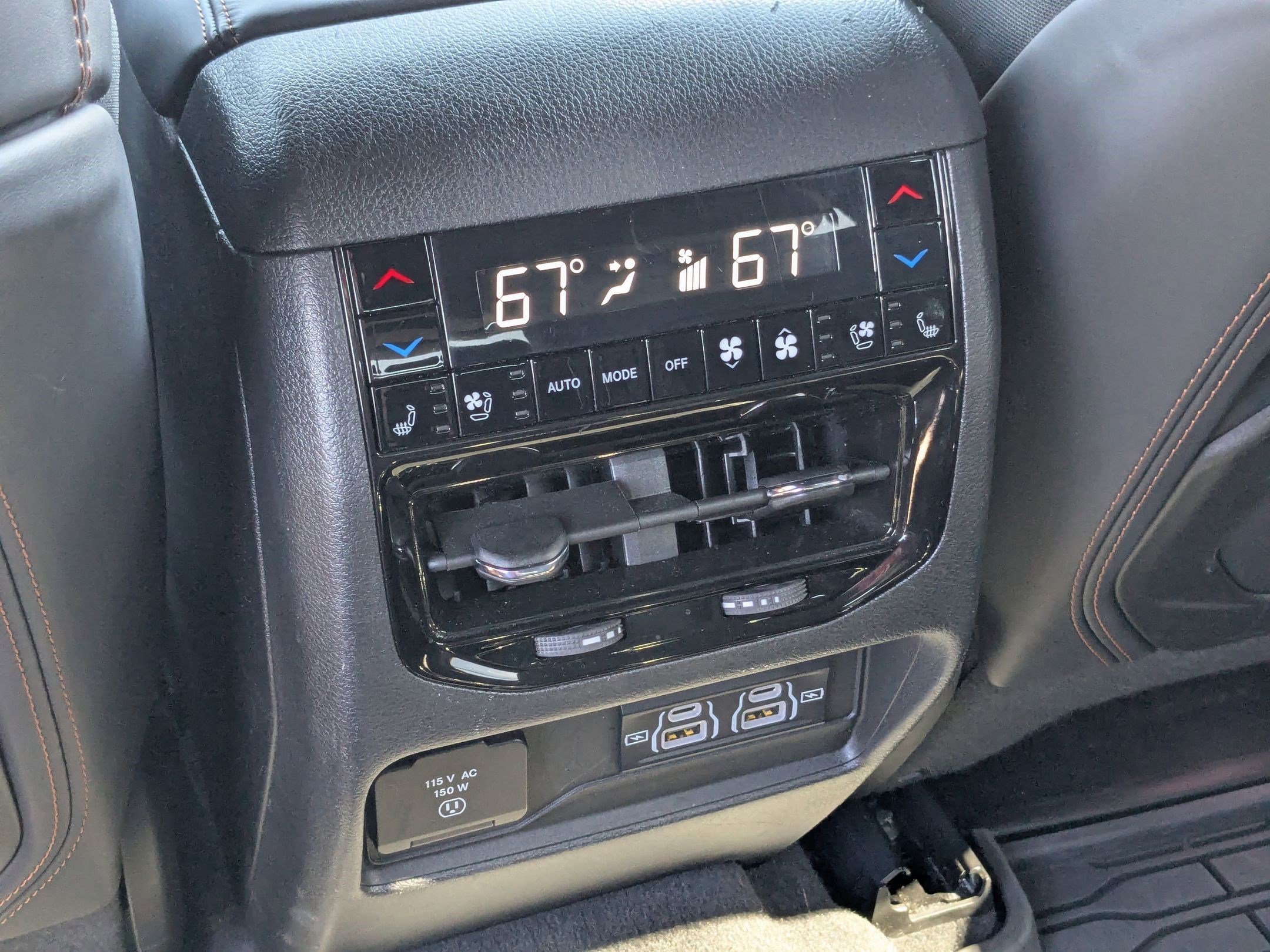 2023 Jeep Grand Cherokee L Summit Reserve photo 24