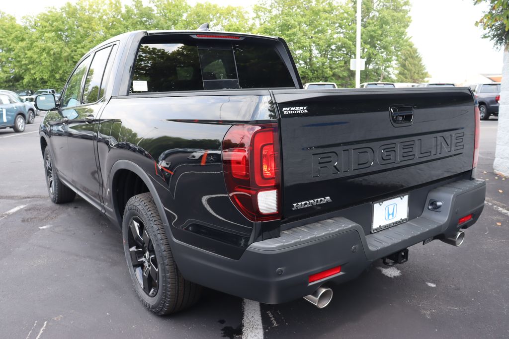 2025 Honda Ridgeline Black Edition photo 2