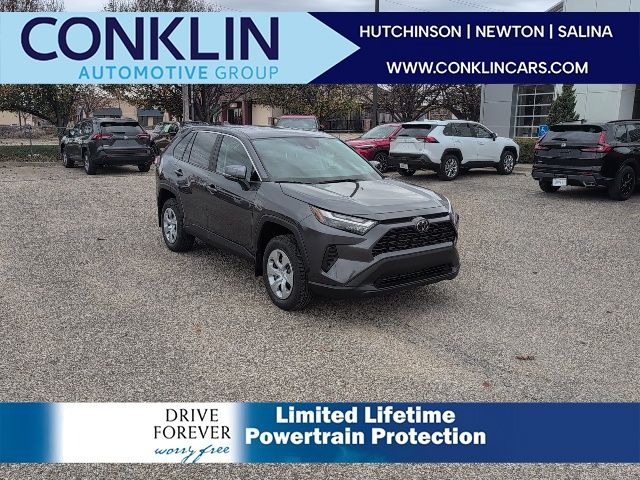 2025 Toyota RAV4 LE's photo