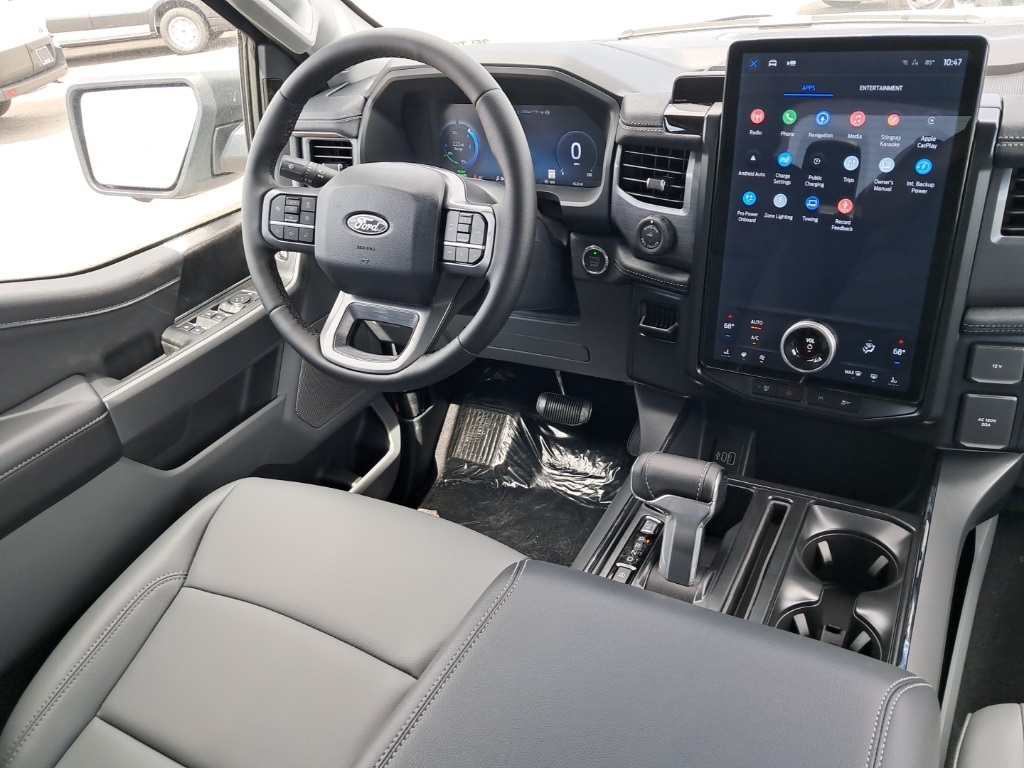 2025 Ford F-150 Lightning photo 21