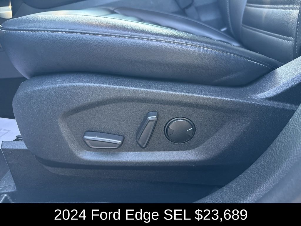 2024 Ford Edge SEL photo 13