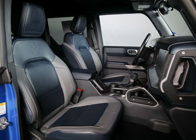 2022 Ford Bronco Outer Banks photo 2