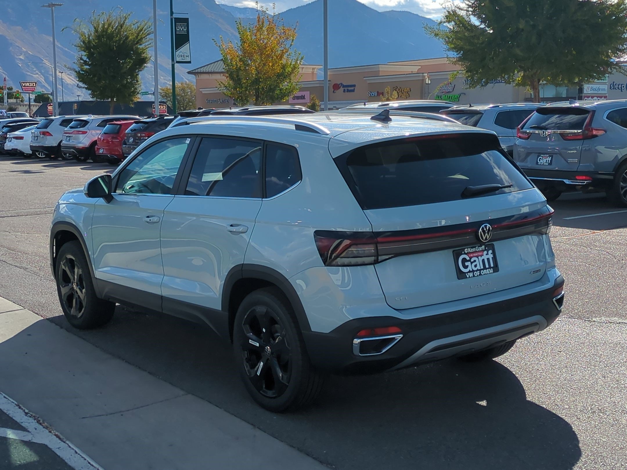 2025 Volkswagen Taos SEL photo 3