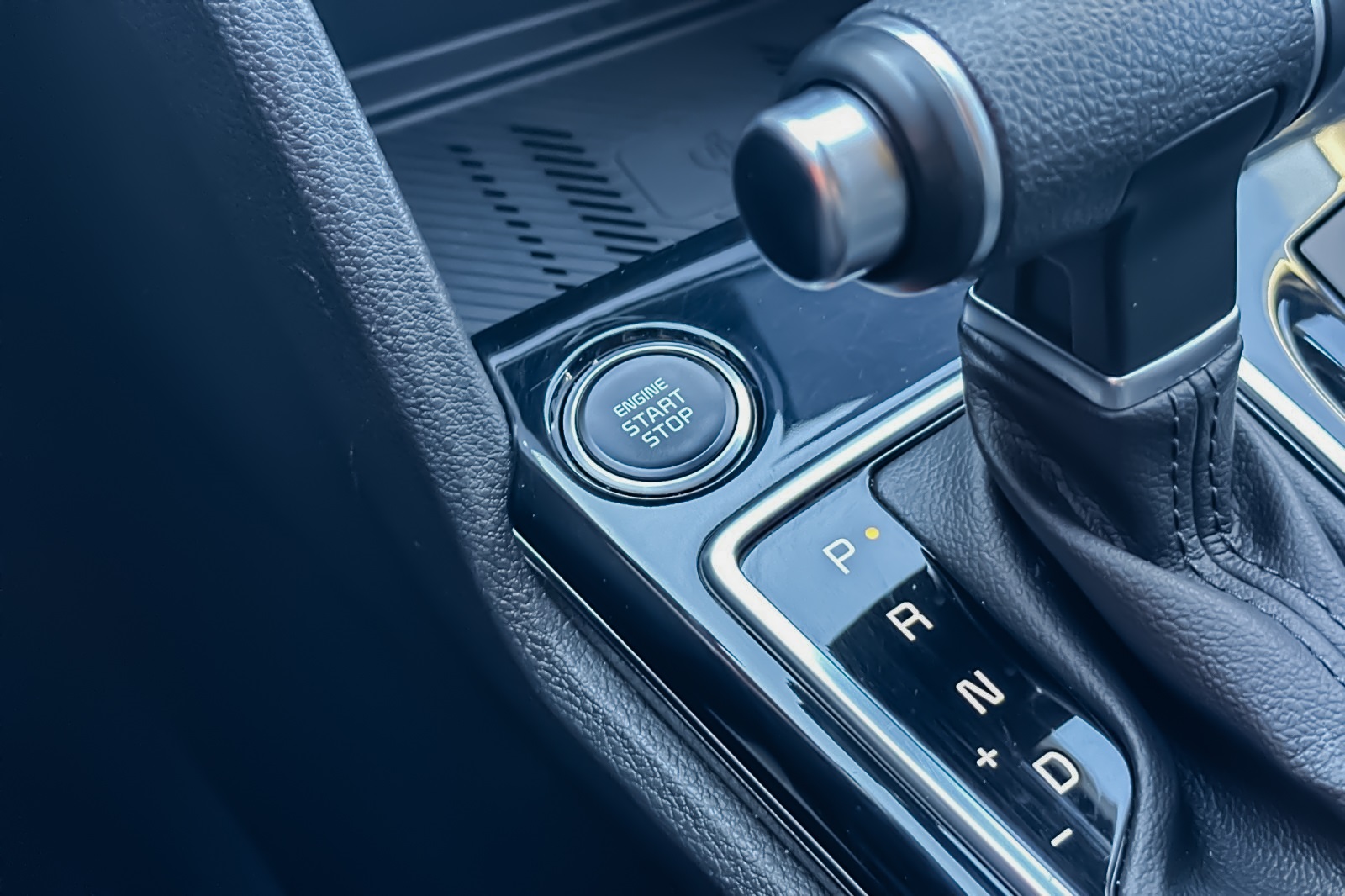 2024 Kia Sportage EX photo 16