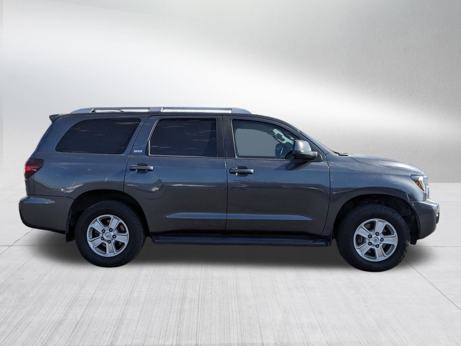 2019 Toyota Sequoia SR5 photo 6