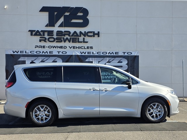 Image of Pre-Owned 2024 Chrysler Pacifica Touring L