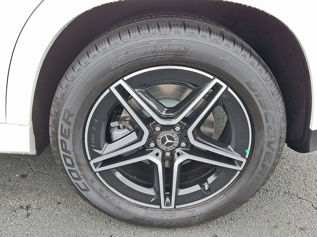 2026 Mercedes Benz GLE 450 4MATIC photo 3