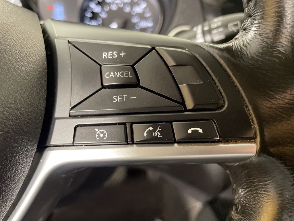 2017 Nissan Rogue SV AWD photo 24