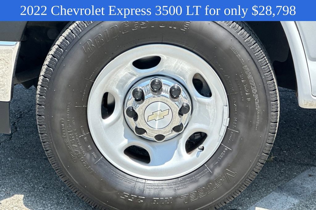 2022 Chevrolet Express Passenger 3500 photo 22