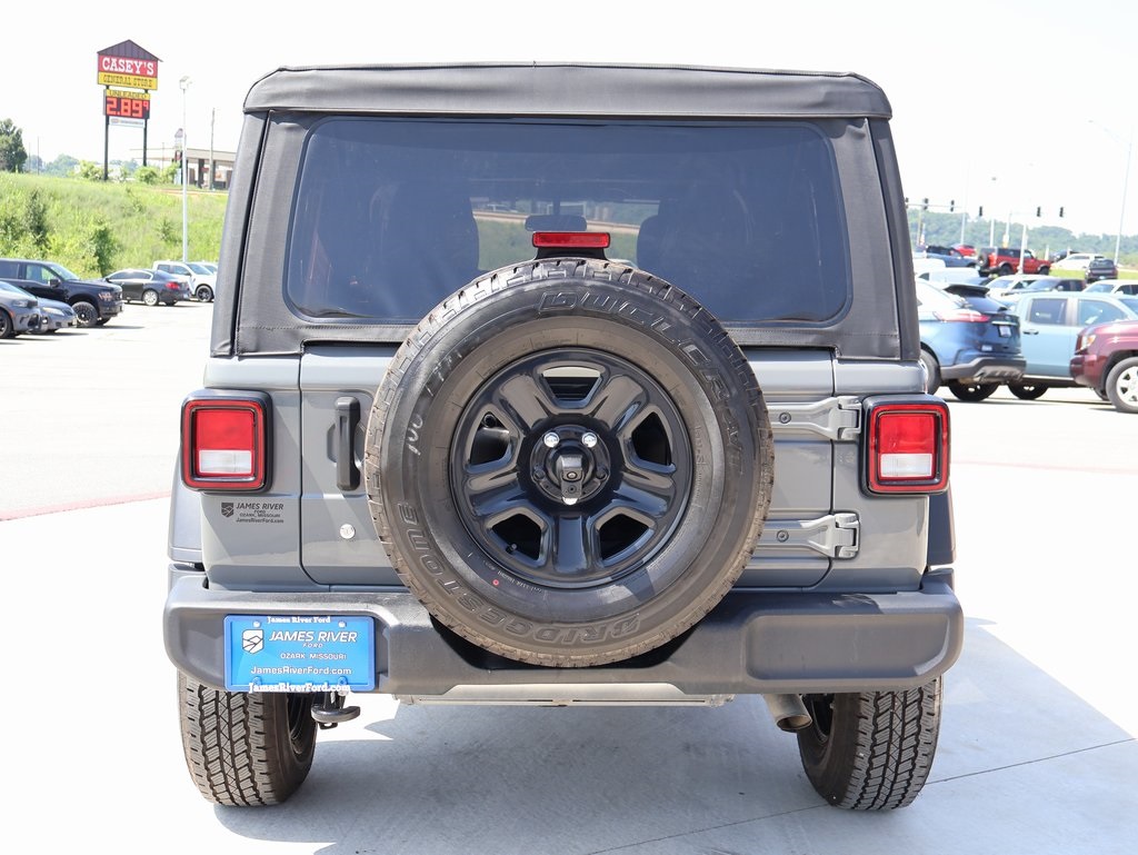 2022 Jeep Wrangler Unlimited Sport photo 4