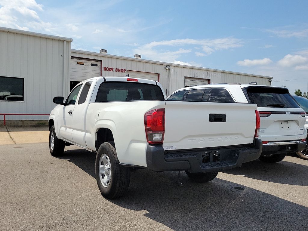 2023 Toyota Tacoma SR photo 4