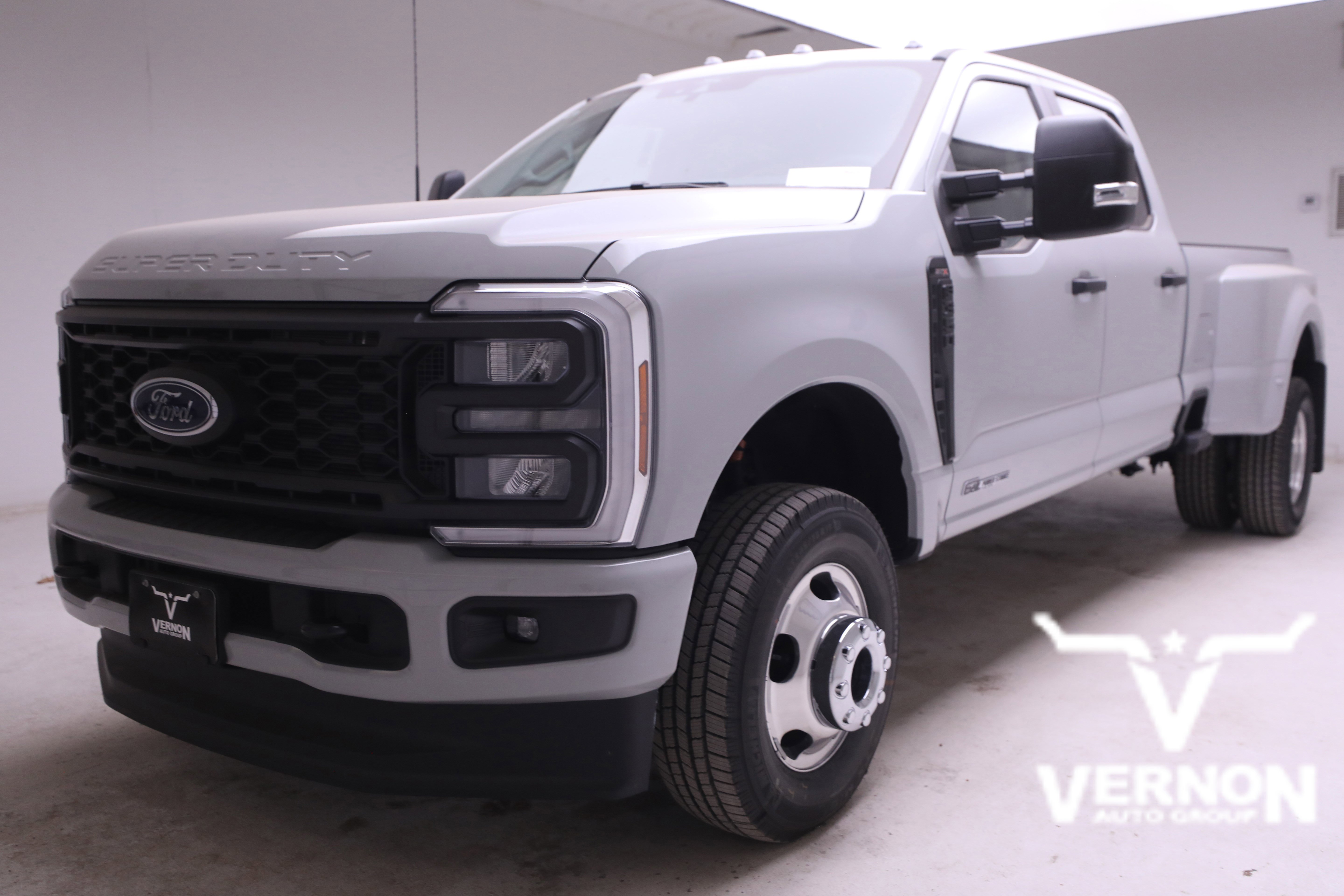 2026 Ford F-350 Super Duty XL's photo