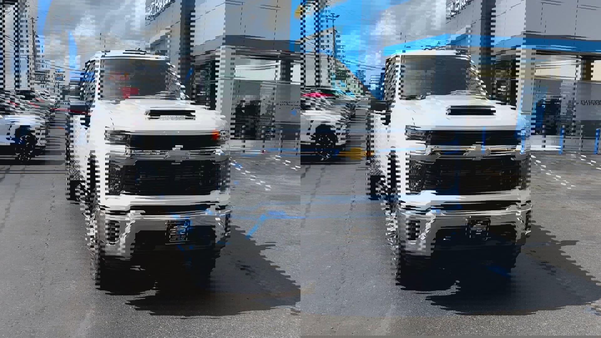 2025 Chevrolet Silverado 3500HD LT photo 3