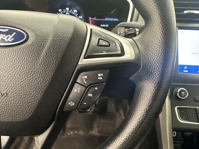 2020 Ford Fusion SE photo 29