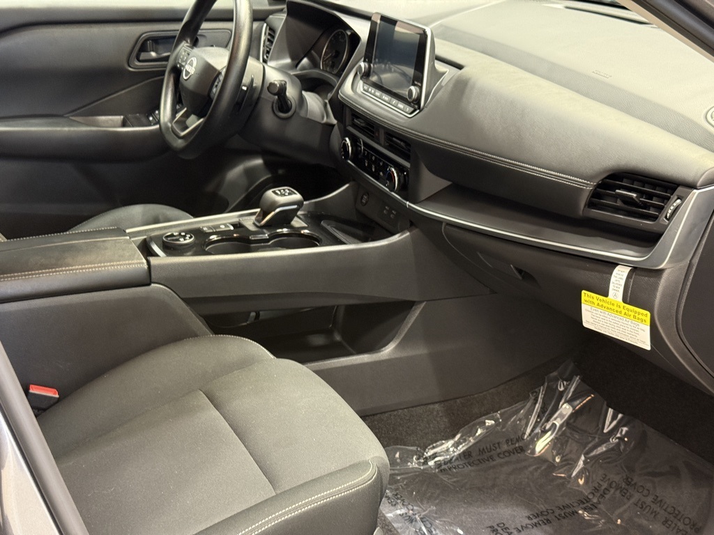 2025 Nissan Rogue S AWD photo 32