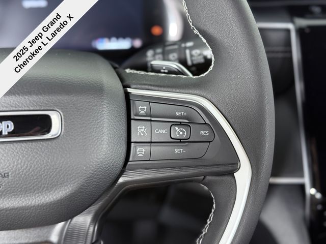 2025 Jeep Grand Cherokee Laredo X photo 36