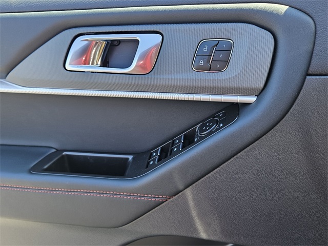 2025 Ford Explorer ST-Line photo 26