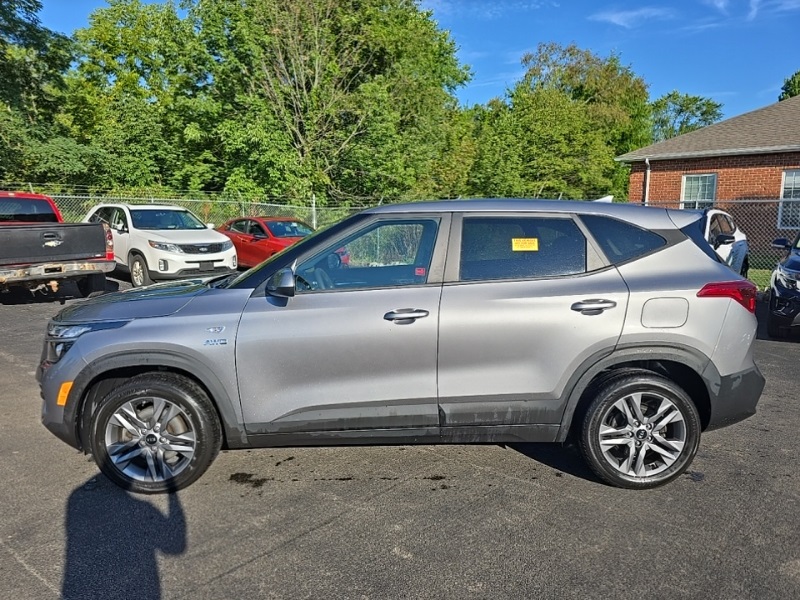 2021 Kia Seltos LX photo 3