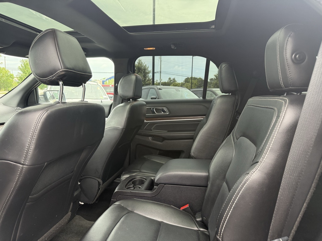 2017 Ford Explorer Limited photo 21