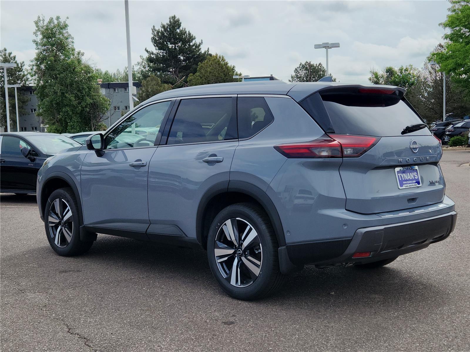 2025 Nissan Rogue SL photo 4