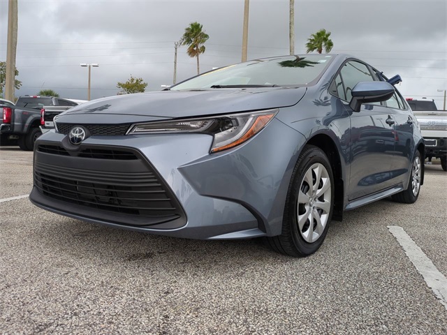 2025 Toyota Corolla LE photo 7