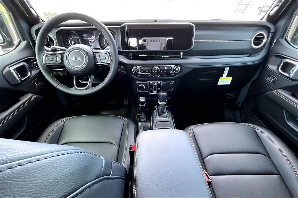 2025 Jeep Gladiator Sport photo 4