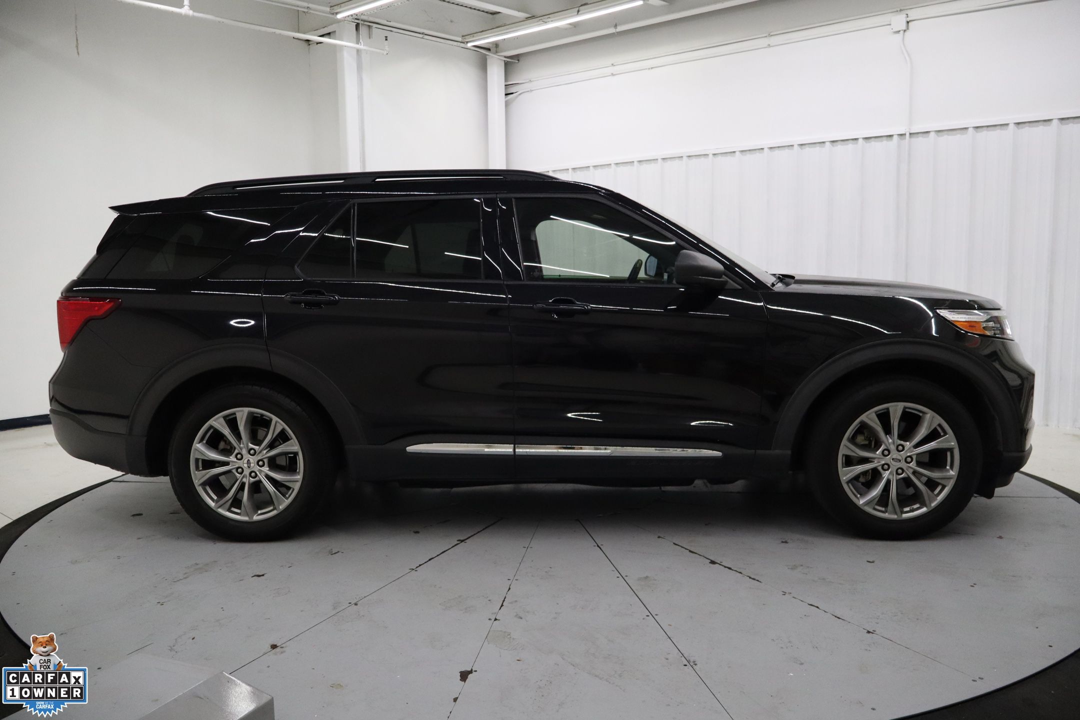 2020 Ford Explorer XLT photo 2