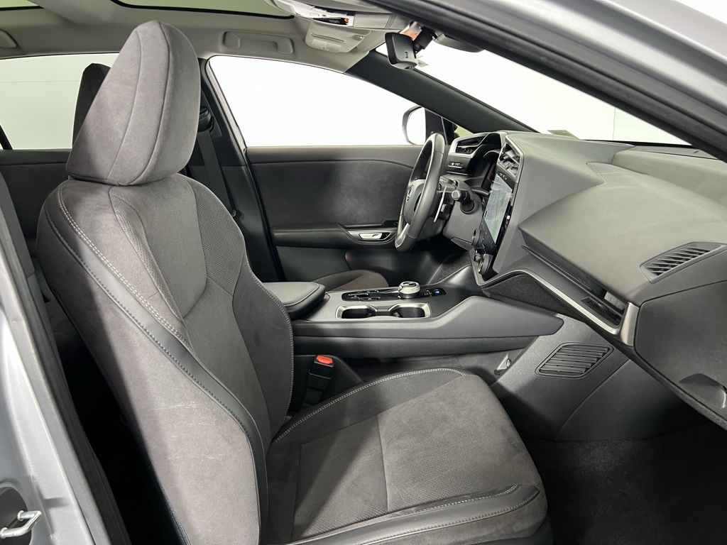 2023 Lexus RZ 450e Luxury photo 29