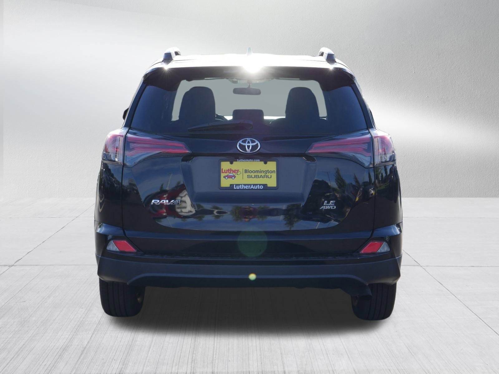 2016 Toyota RAV4 LE photo 4