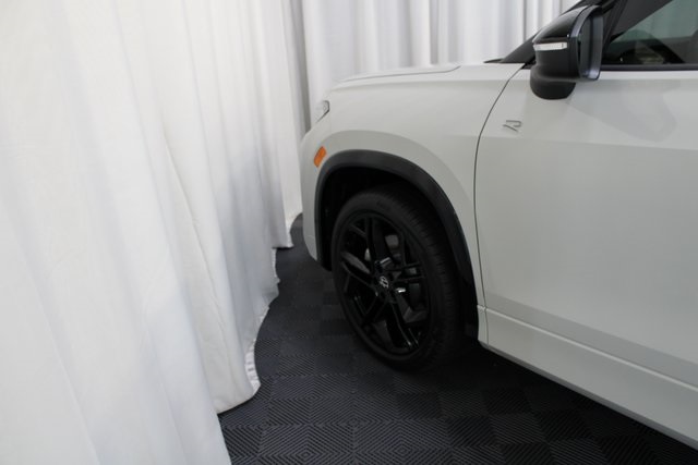 2025 Volkswagen Tiguan SE R-Line Black photo 14