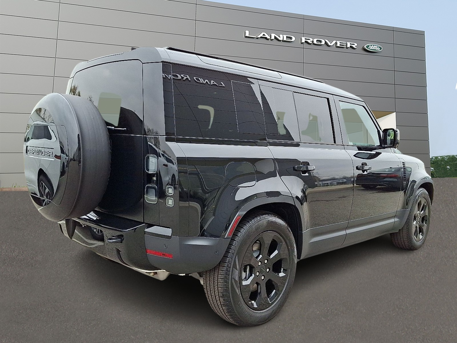 2026 Land Rover Defender 110 S photo 2