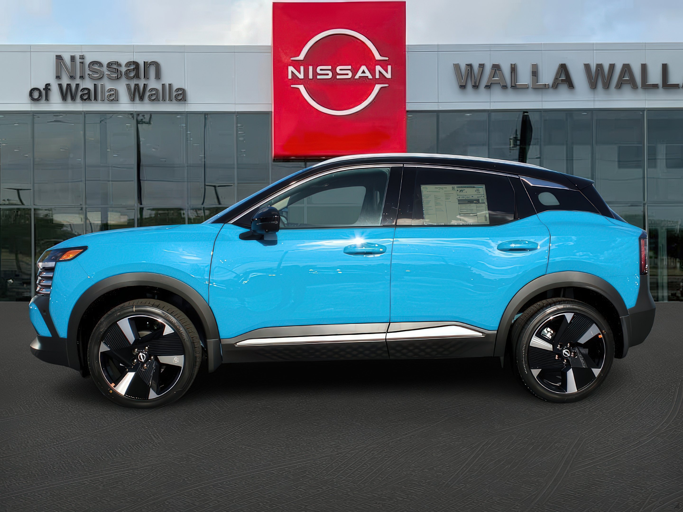 2026 Nissan Kicks SR photo 4