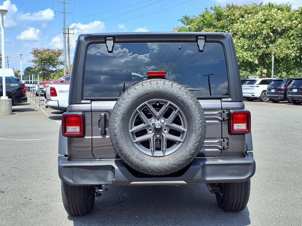 2025 Jeep Wrangler Sport S photo 17