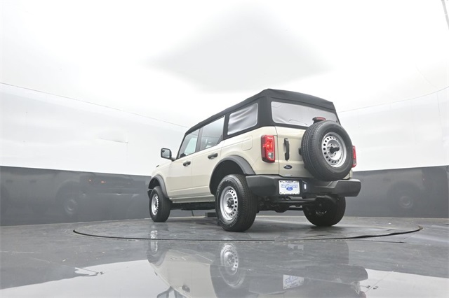 2025 Ford Bronco Base photo 25