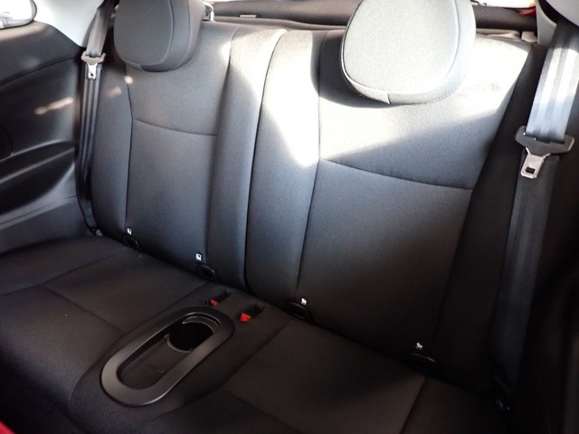 2024 Fiat 500e Red photo 14