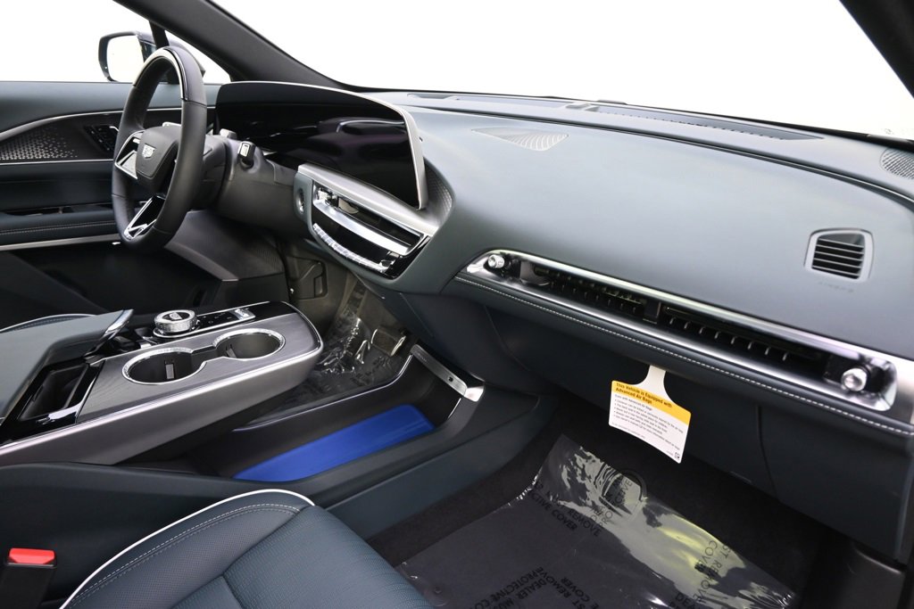 2025 Cadillac Lyriq Luxury photo 15
