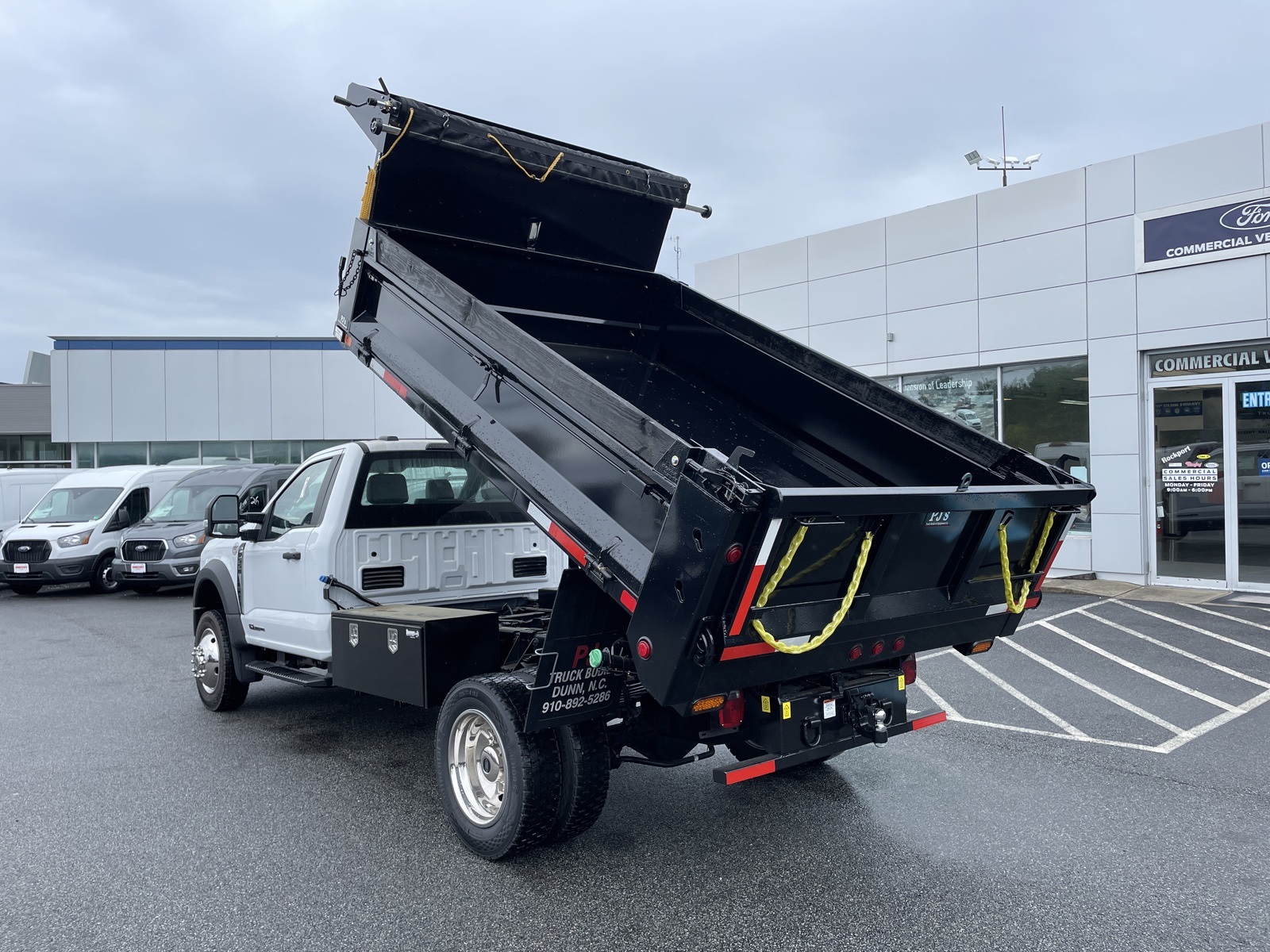 2024 Ford F-550 photo 31