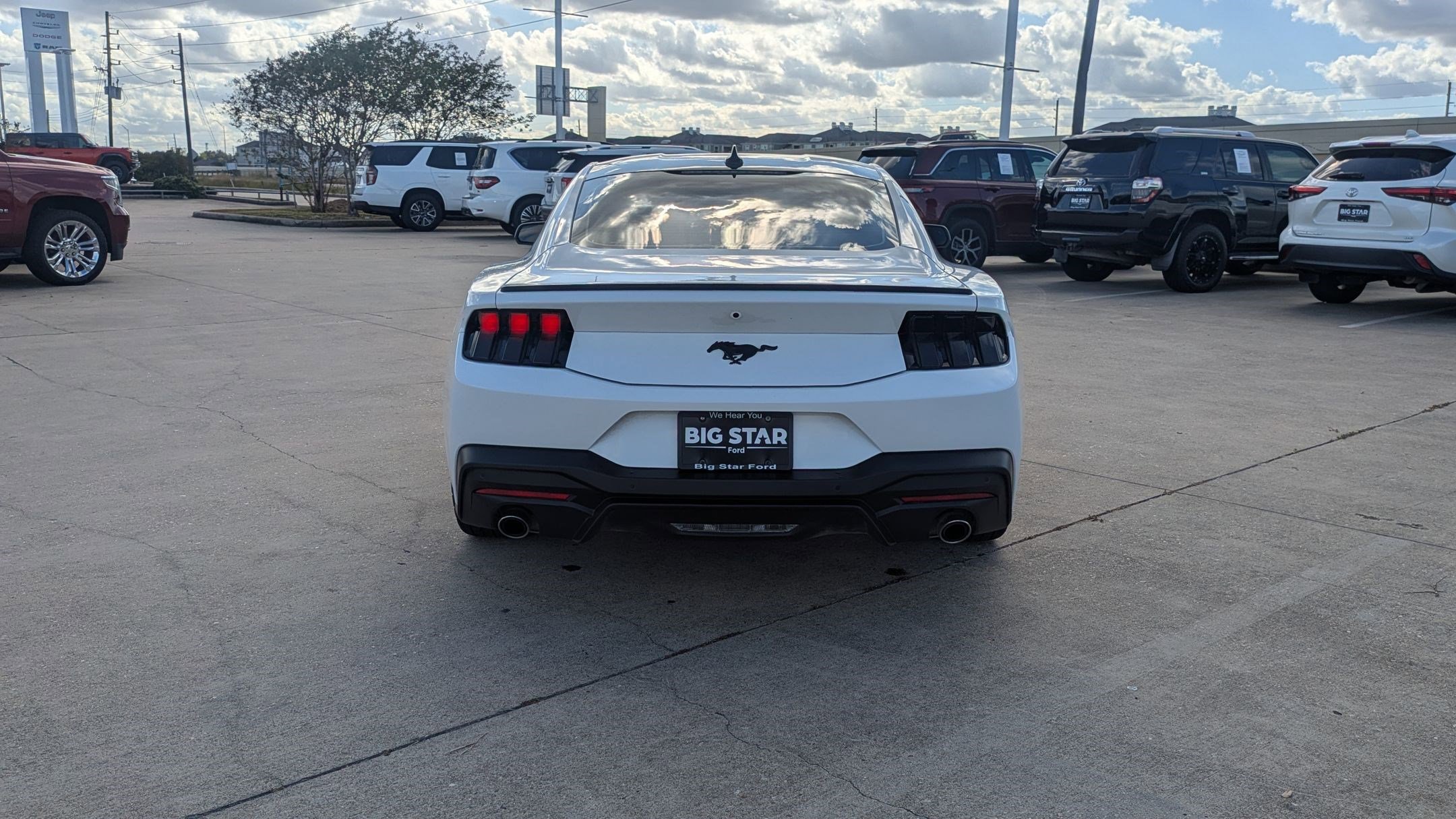 2025 Ford Mustang EcoBoost photo 4