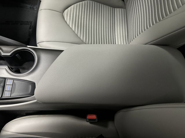 2023 Toyota Camry SE photo 18