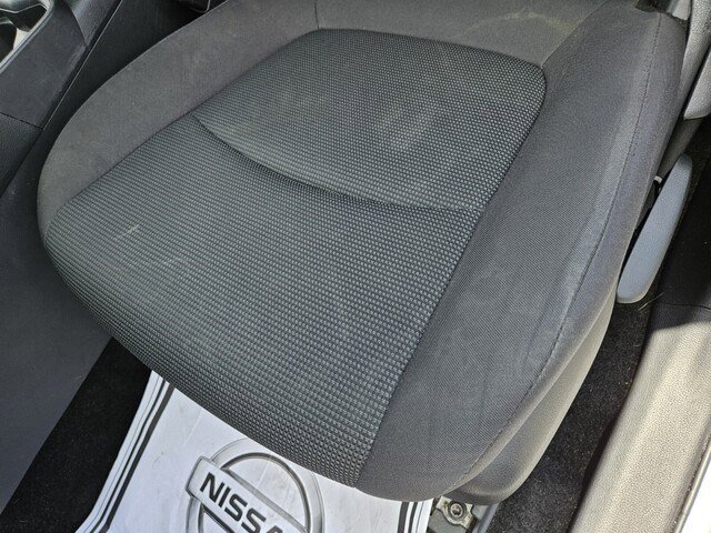 2019 Toyota RAV4 LE photo 10
