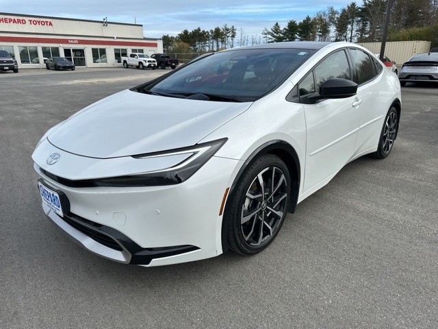 2024 Toyota Prius Prime XSE photo 3
