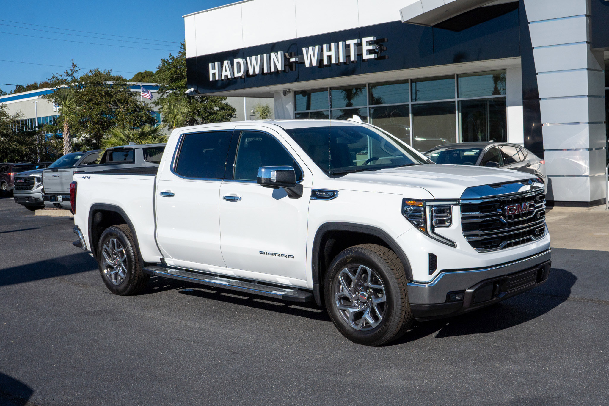 2026 GMC Sierra 1500 SLT's photo