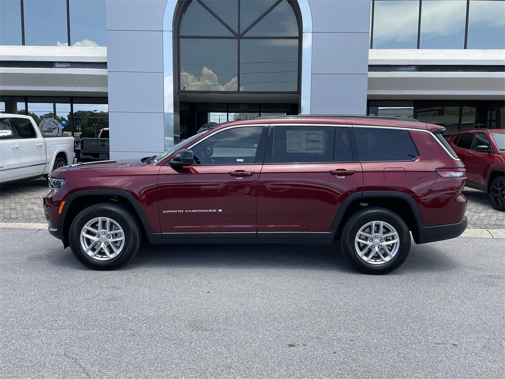 2025 Jeep Grand Cherokee Laredo photo 7
