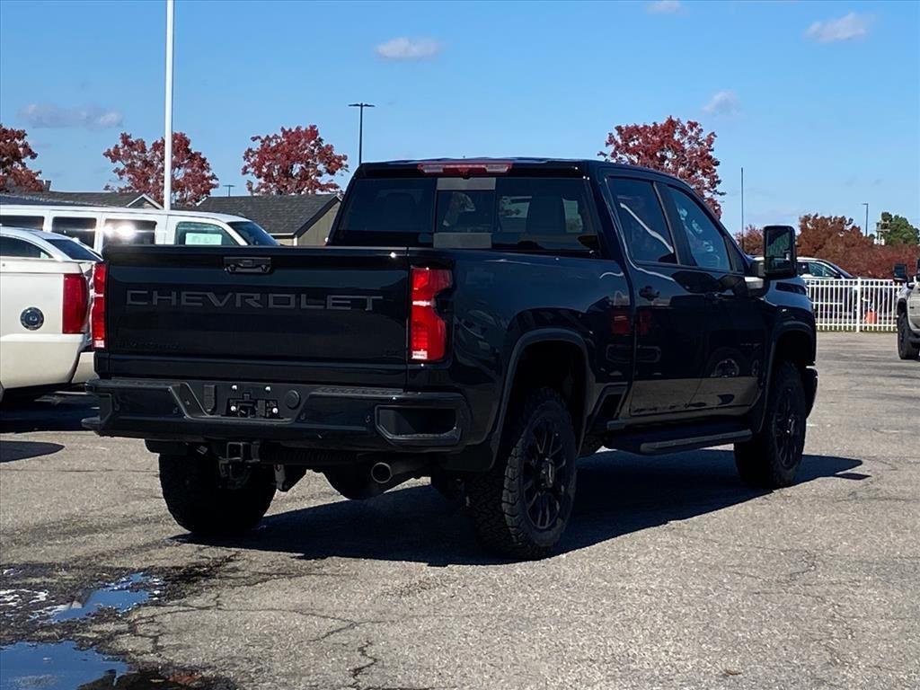 2026 Chevrolet Silverado 2500HD LT photo 3