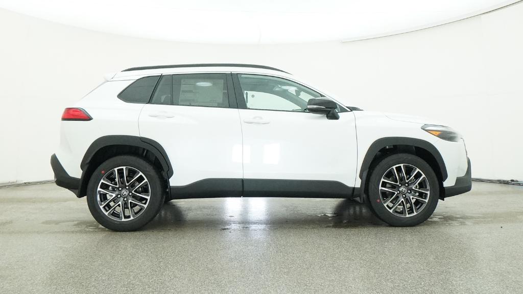 2026 Toyota Corolla Cross XLE photo 24